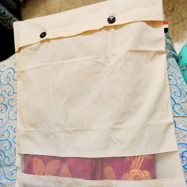 Pack_of_24_Off-white_Cotton_Saree_Covers_with_Button_Clouser_&_Net_Window_|_Premium_Durable_Saree_Covers_For_Home_&_Travel