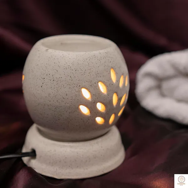 Electric_Aroma_Diffuser_With_Essential_Oil