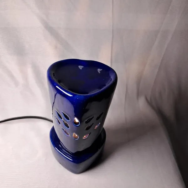 Electric_Aroma_Diffuser_With_Essential_Oil
