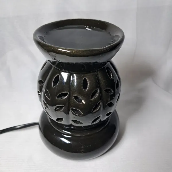 Electric_Aroma_Diffuser_With_Essential_Oil