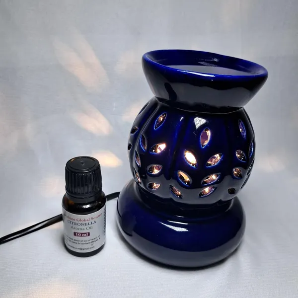 Electric_Aroma_Diffuser_With_Essential_Oil