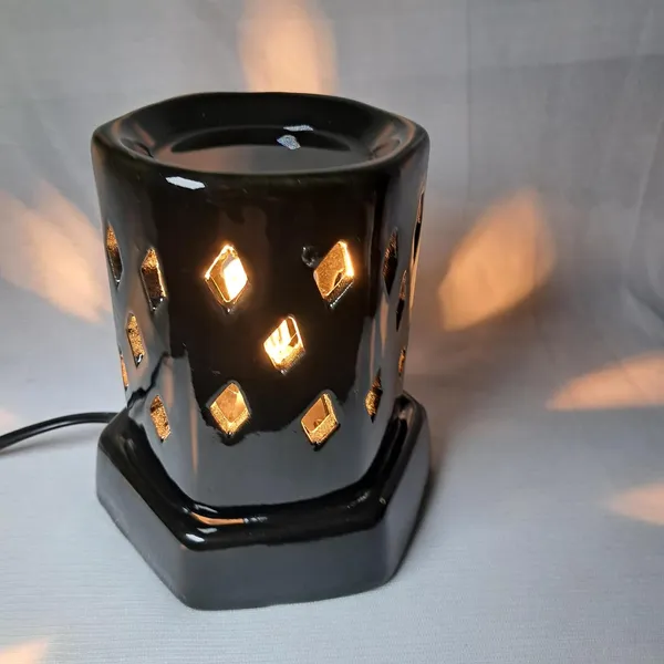 Electric_Aroma_Diffuser_With_Essential_Oil