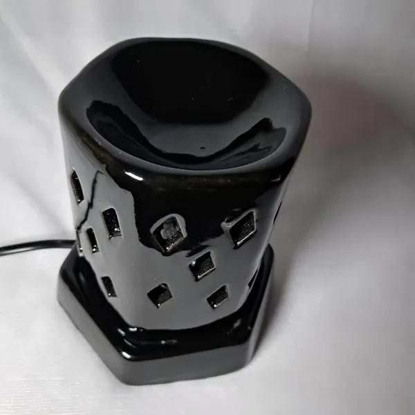 Electric_Aroma_Diffuser_With_Essential_Oil