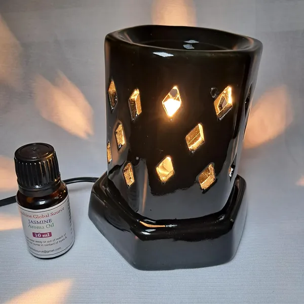 Electric_Aroma_Diffuser_With_Essential_Oil