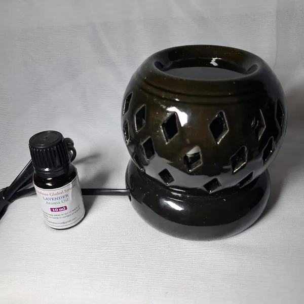 Electric_Aroma_Diffuser_With_Essential_Oil