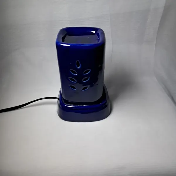 Electric_Aroma_Diffuser_With_Essential_Oil