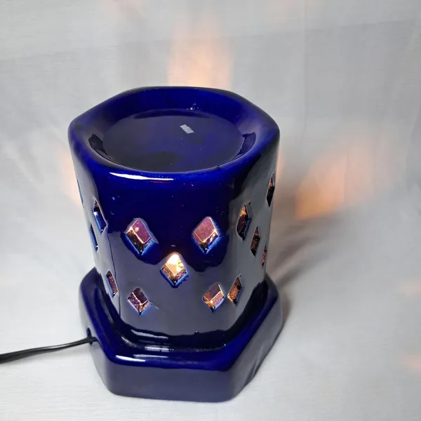 Electric_Aroma_Diffuser_With_Essential_Oil