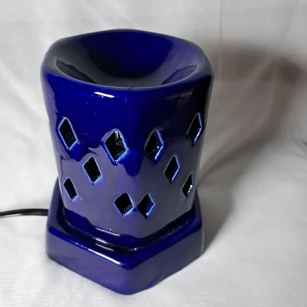 Electric_Aroma_Diffuser_With_Essential_Oil