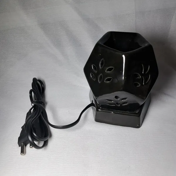 Electric_Aroma_Diffuser_With_Essential_Oil