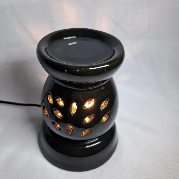 Electric_Aroma_Diffuser_With_Essential_Oil