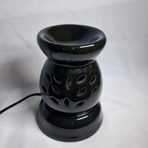 Electric_Aroma_Diffuser_With_Essential_Oil