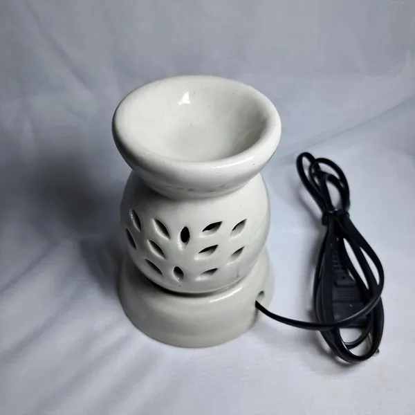 White_New_Aroma_Round_White_Double_Zero_Electric_Diffuser_With_10Ml_Aroma/Essential_Oil_For_Living_Room,_Bedroom