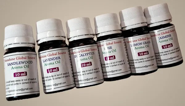 Multicolor_6_In_1_Aroma_Oil_Pack_(Lemon_Grass,_Lavender,_Jasmine,_Rose,_Eucalyptus,_Sandalwood,_10_Ml_Each)