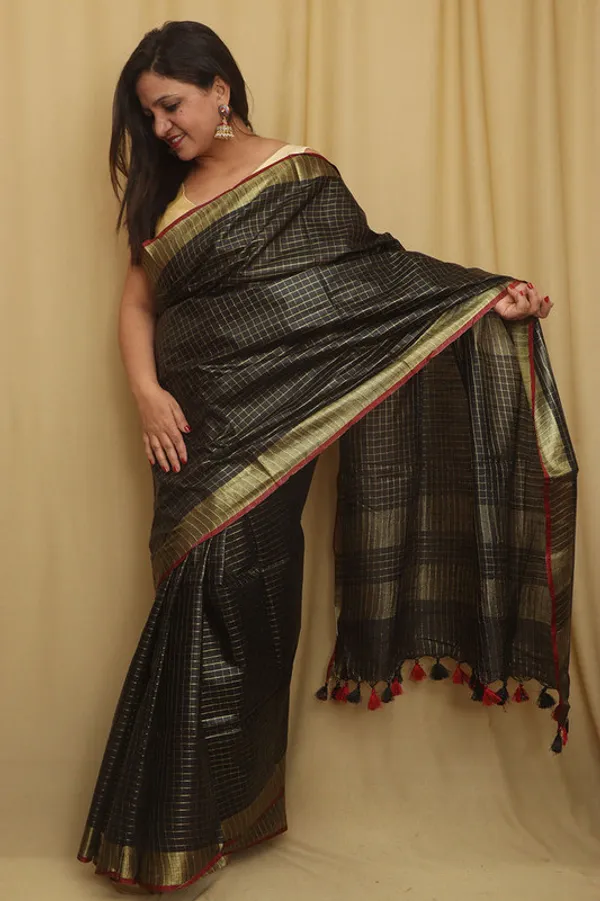 Linen_Blend_Handloom_Bhagalpuri_Check_Contrast_Saree_(Gold-Black-Red)