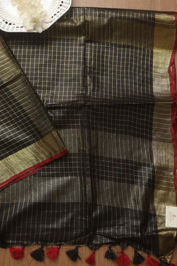 Linen_Blend_Handloom_Bhagalpuri_Check_Contrast_Saree_(Gold-Black-Red)