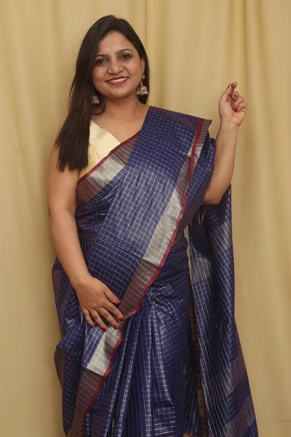 Linen_Blend_Handloom_Bhagalpuri_Check_Contrast_Saree_(Gold-Carbon_Blue-Red)