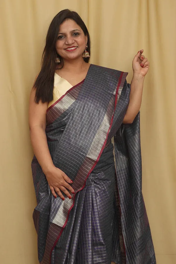 Linen_Blend_Handloom_Bhagalpuri_Check_Contrast_Saree_(Gold-Grey-Red)