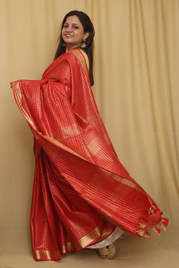 Linen_Blend_Handloom_Bhagalpuri_Check_Contrast_Saree_(Gold-Red-Red)
