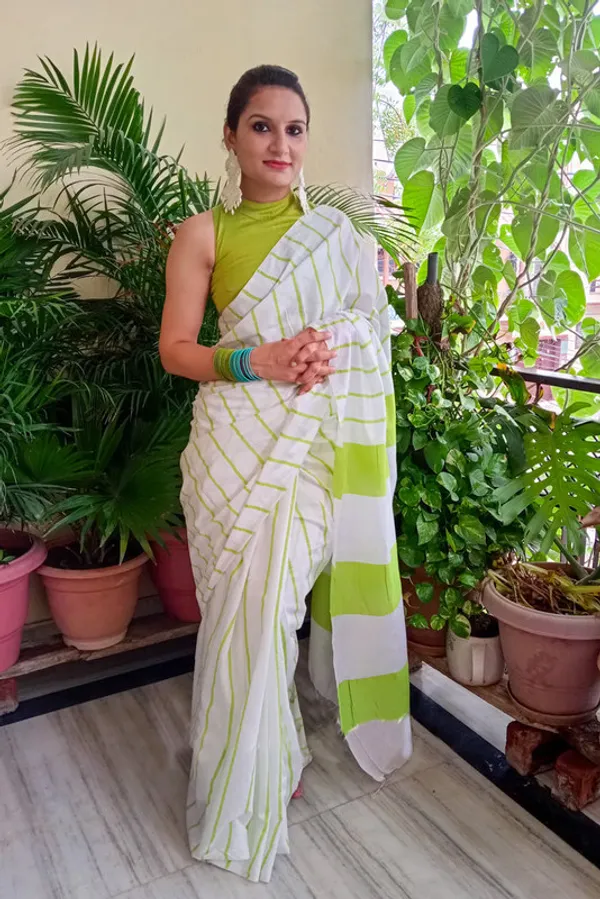Parrot_Green_Cotton_Soft_Silk_Striped_Handloom_Bhagalpuri_Saree