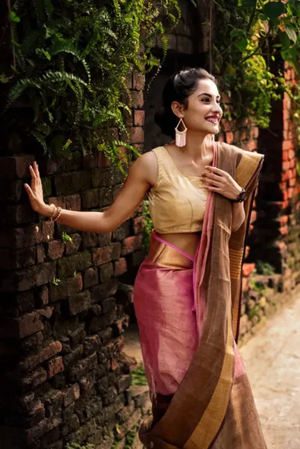 Authentic_GoldBeaver_Brown_&_Blush_Pink_Bhagalpuri_Handloom_Tissue_Linen_Two_Dye_Saree