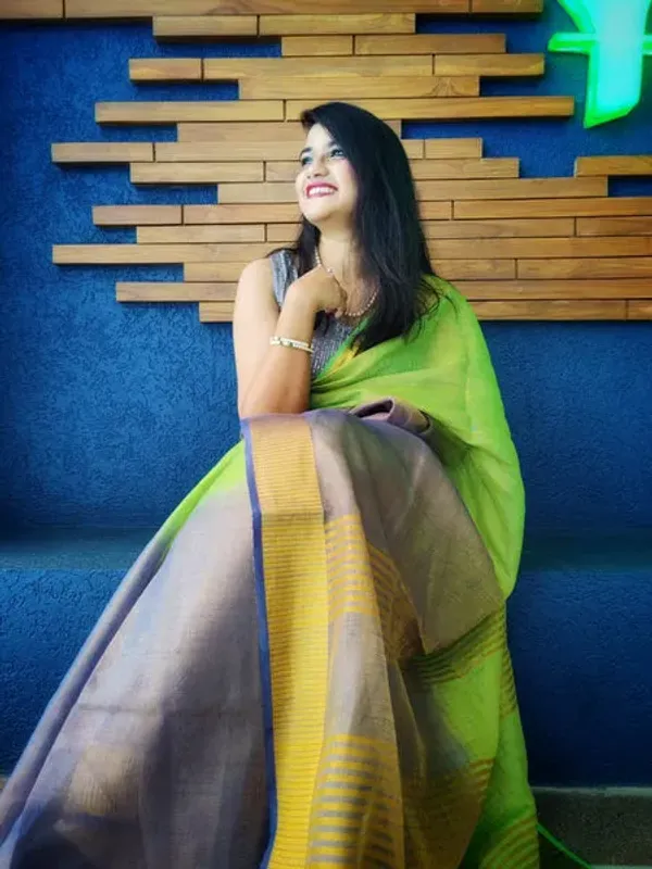 Authentic_GoldLawn_Green_&_Grey_Bhagalpuri_Handloom_Tissue_Linen_Two_Dye_Saree