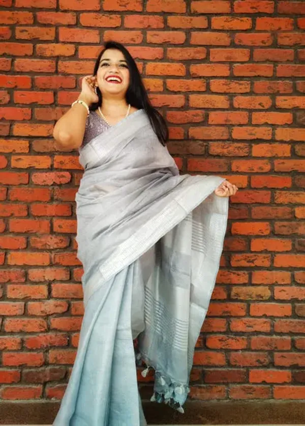 Authentic_Light_Grey_&_Light_Turquoise_Bhagalpuri_Handloom_Tissue_Linen_Two_Dye_Saree