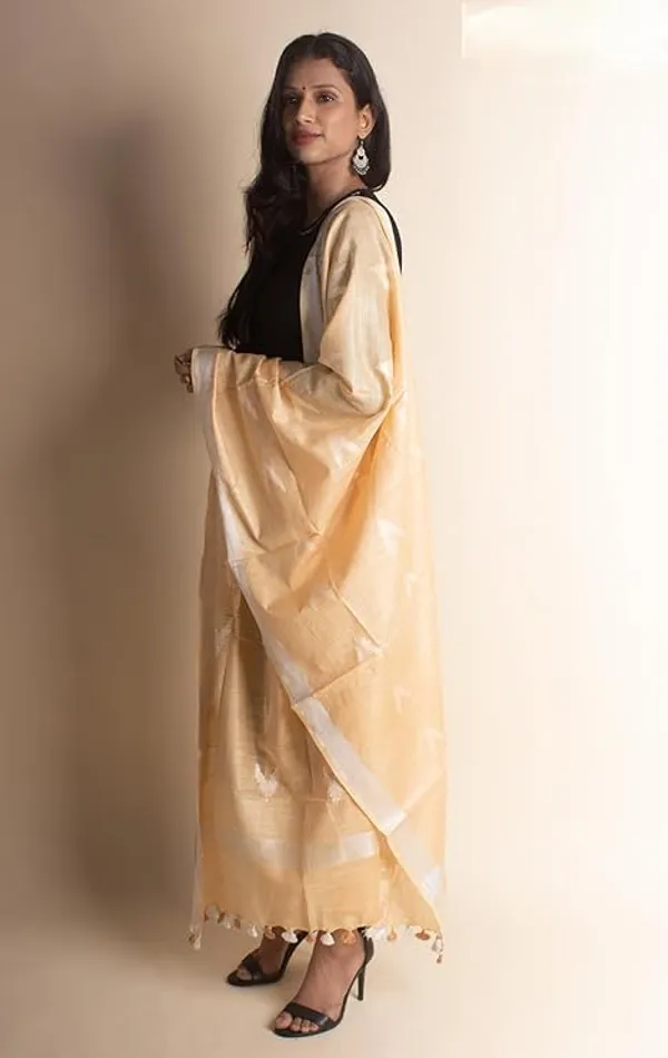 Bresleya_Creame_Linen_Cotton_Blend_Handloom_Weaving_Ikkat_Bhagalpuri_Dupatta_with_Pom_Pom