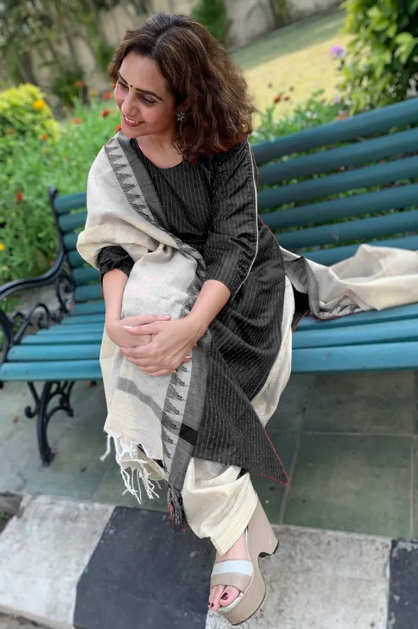 Authentic_Black_Katan_Ghicha_Silk_Handloom_Striped_Salwar_Suit_Set_Fabric_with_Linen_Blend_Bottom_and_Temple_Dupatta