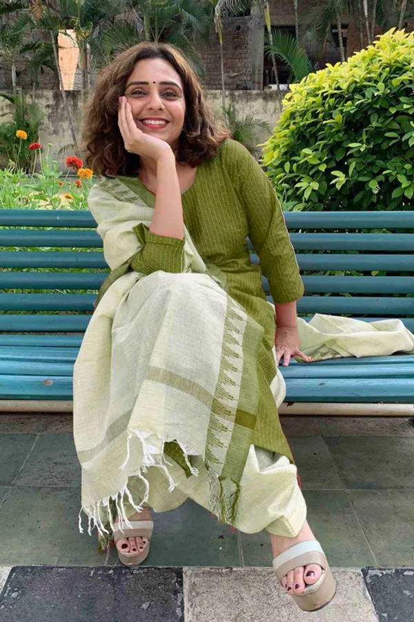 Premium_Olive_Green_Katan_Ghicha_Silk_Handloom_Striped_Salwar_Suit_Set_Fabric_with_Linen_Blend_Bottom_and_Temple_Dupatta