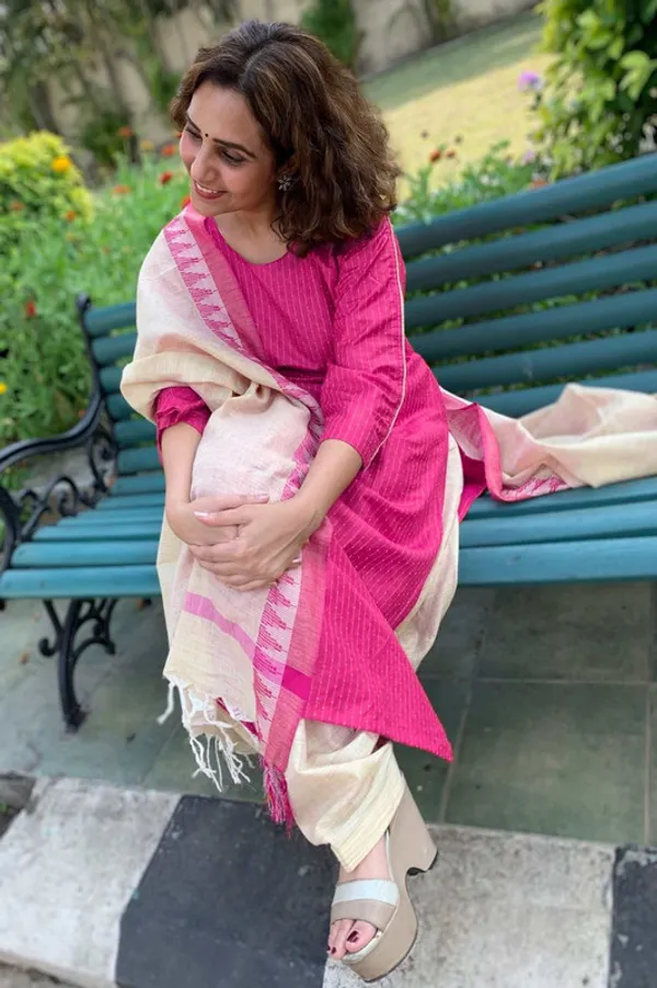 Premium_Pink_Katan_Ghicha_Silk_Handloom_Striped_Salwar_Suit_Set_Fabric_with_Linen_Blend_Bottom_and_Temple_Dupatta
