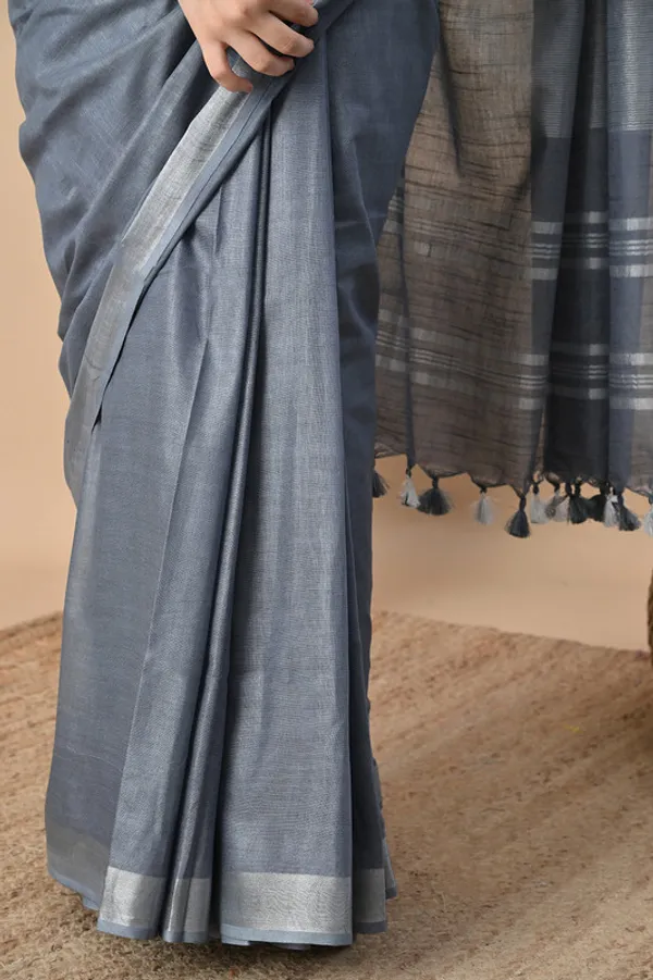 Grey_Linen_Blend_Handloom_Saree_With_Blouse_Piece