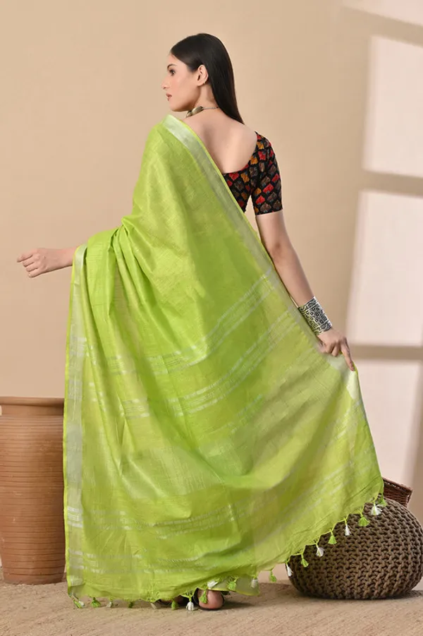 Kelly_Green_Linen_Blend_Handloom_Saree_With_Blouse_Piece