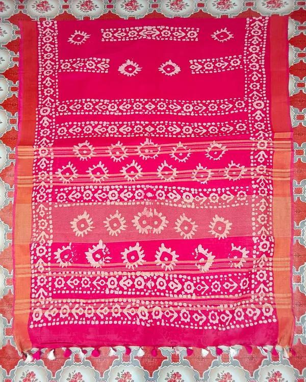 Authentic_Linen_Cotton_Blend_Handloom_Batik_Print_Saree_(GLBR_Gold-Deep_Pink)