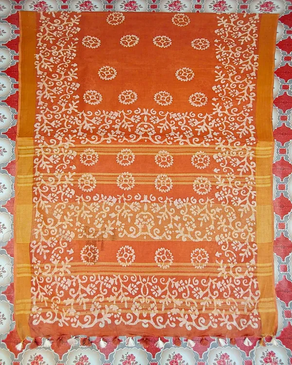 Authentic_Linen_Cotton_Blend_Handloom_Batik_Print_Saree_(GLBR_Gold-Dusty_Orange)
