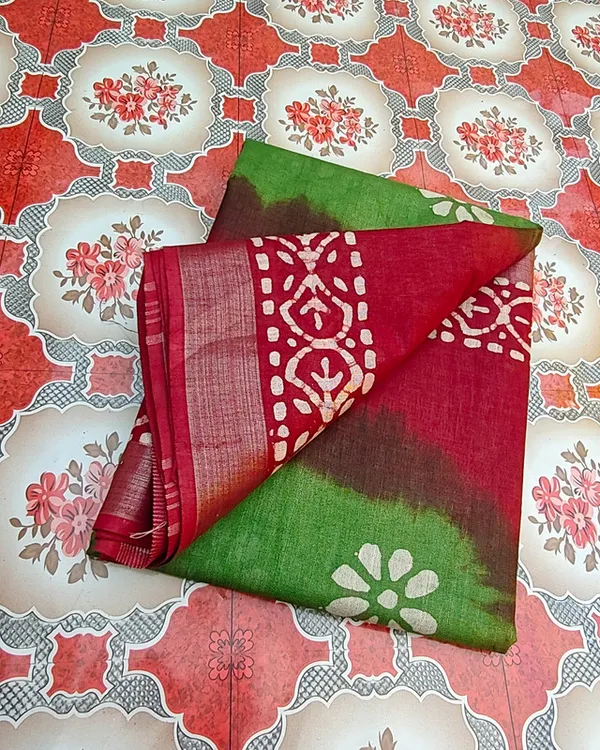 Authentic_Linen_Cotton_Blend_Handloom_Tie-Dye_Batik_Print_Saree_with_Blouse_Piece_(SLBR_Lawn_Green_&_Lawaiie_Maroon)