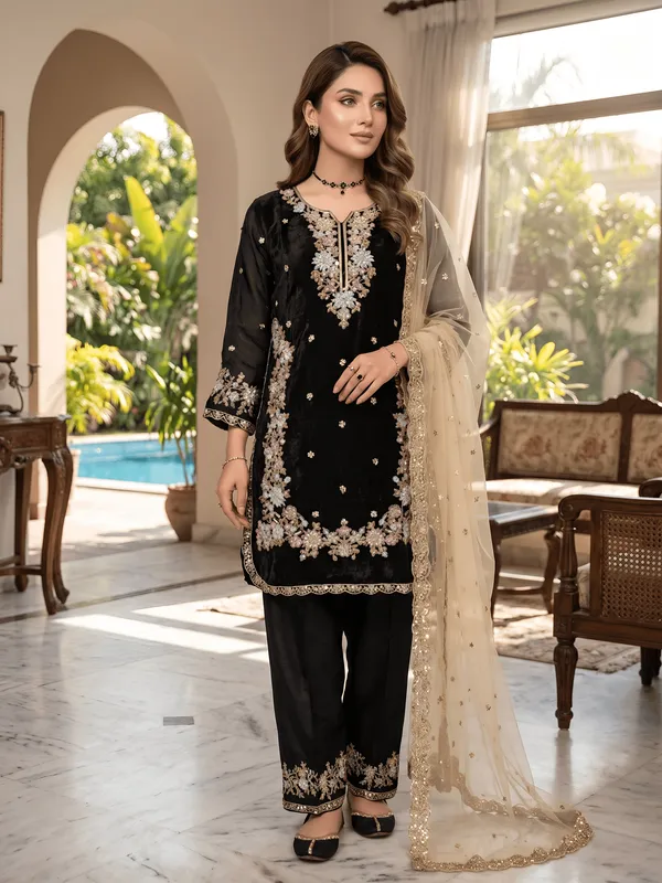 Black_Fendi_Silk_Embroidery_Designer_Kurta_With_Pant_&_Dupatta_For_Women