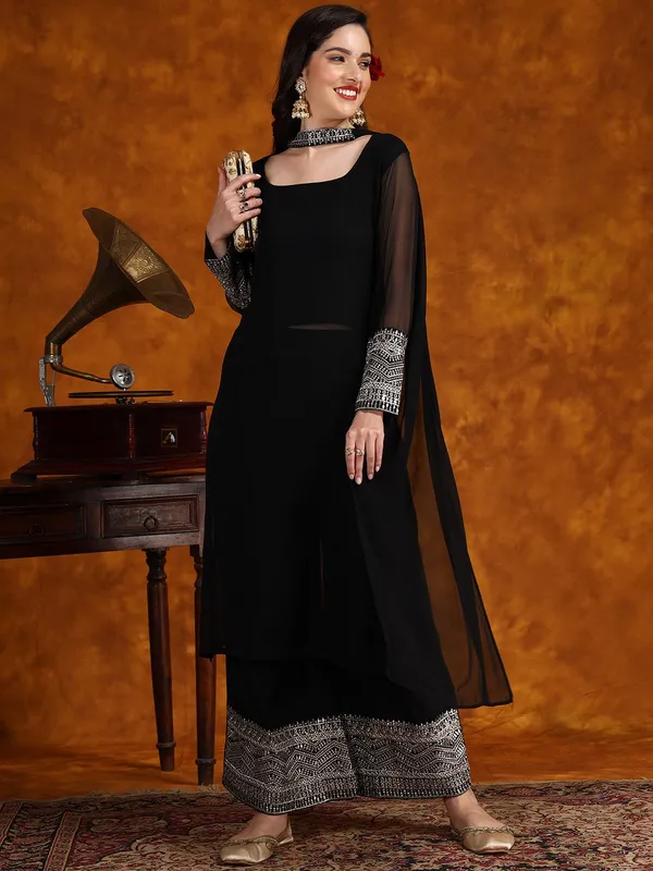 Black_Georgette_Ethnic_Border_Straight_Kurta_With_Palazzo_&_Dupatta_For_Women