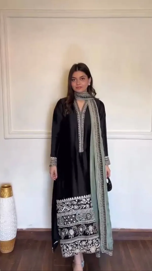 Black_Glass_Fabric_Premium_Festive_Kurta_With_Pant_&_Dupatta_For_Women