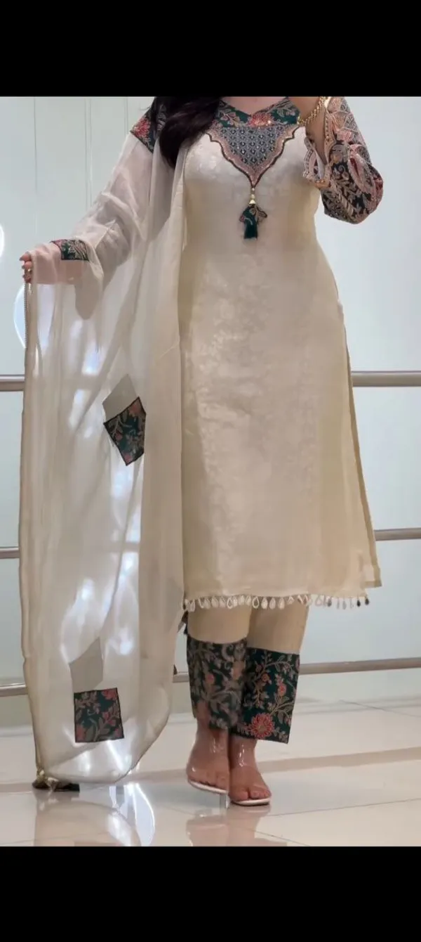 Cream_Traditional_Banarasi_Zari_Jacquard_Kurta_With_Maharaja_Silky_Pant_And_Dupatta