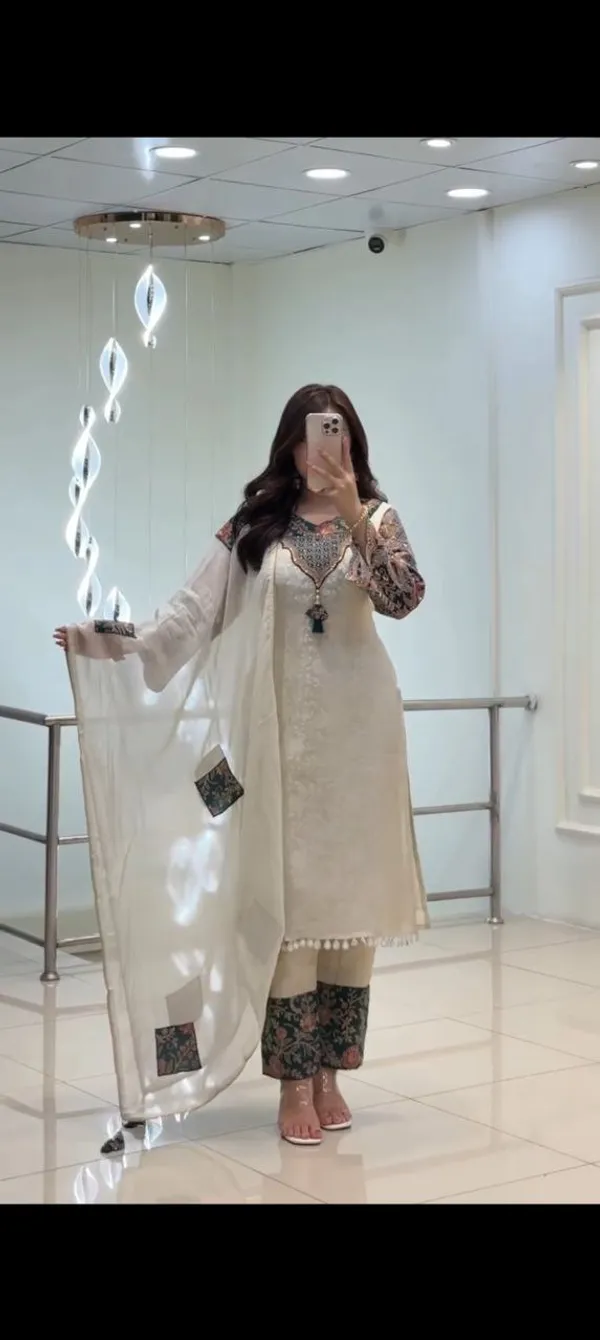 Cream_Traditional_Banarasi_Zari_Jacquard_Kurta_With_Maharaja_Silky_Pant_And_Dupatta