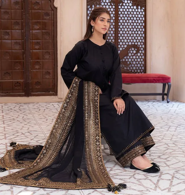 Elegant_Black_Designer_Party_Wear_Crepe_Silk_Kurti_Pant_Set_With_Heavy_Moti_Work_For_Women