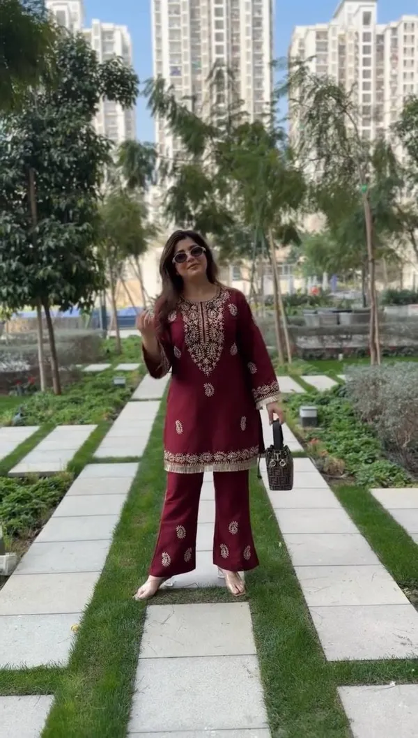 Elegant_Maroon_Designer_Slub_Rayon_Kurta_&_Bell_Bottom_Set_For_Women