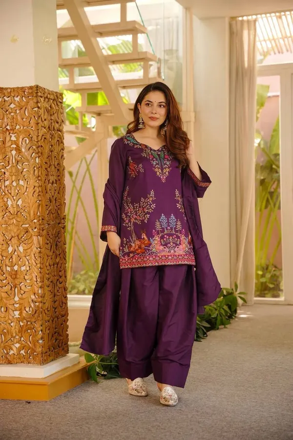Elegant_Plum_Purple_Designer_Farshi_Palazzo_Suit_Set_With_Intricate_Thread_Work_For_Women