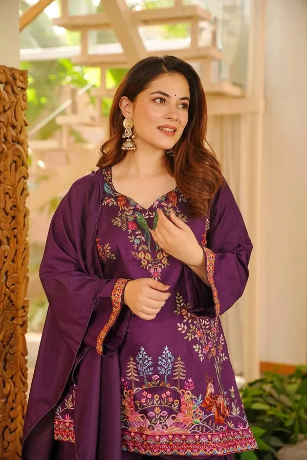 Elegant_Plum_Purple_Designer_Farshi_Palazzo_Suit_Set_With_Intricate_Thread_Work_For_Women