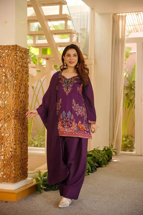 Elegant_Plum_Purple_Designer_Farshi_Palazzo_Suit_Set_With_Intricate_Thread_Work_For_Women