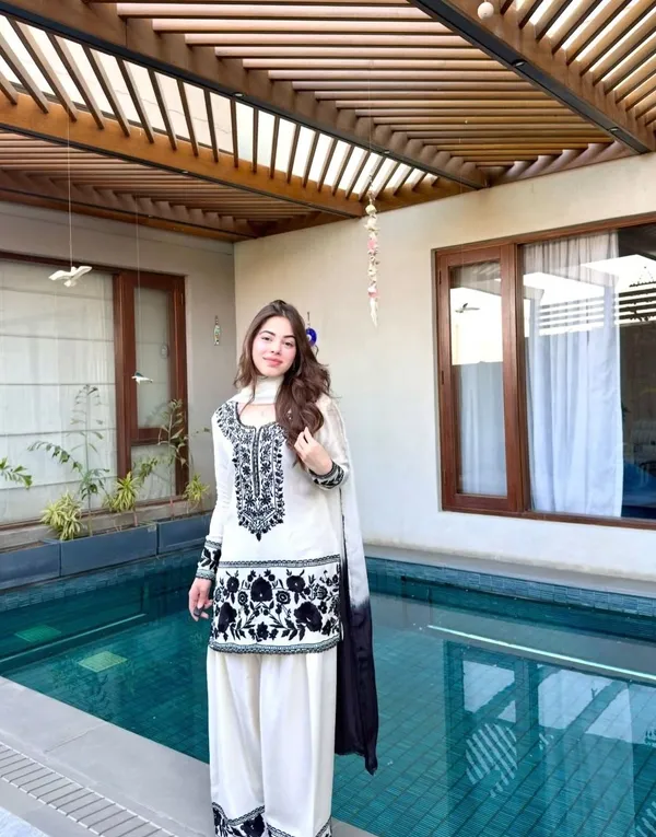 Farshi_Fit_Natural_Crepe_Embroidered_Top_Farshi_Palazzo_Set_With_Georgette_Dupatta