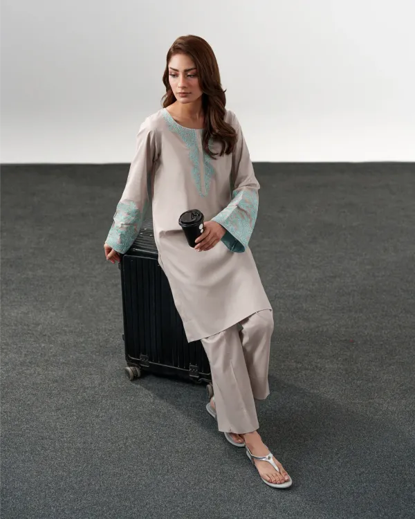 Grey_Chanderi_Silk_Designer_Party_Wear_Kurta_With_Pant_For_Women