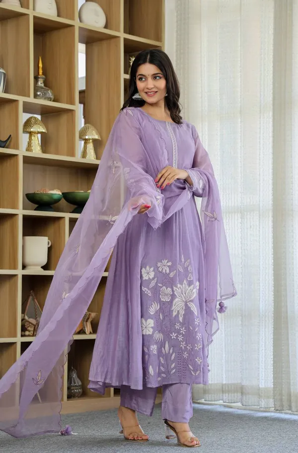 Lavender_Designer_Chanderi_Silk_Embroidered_Kurta_With_Pant_And_Dupatta_For_Women