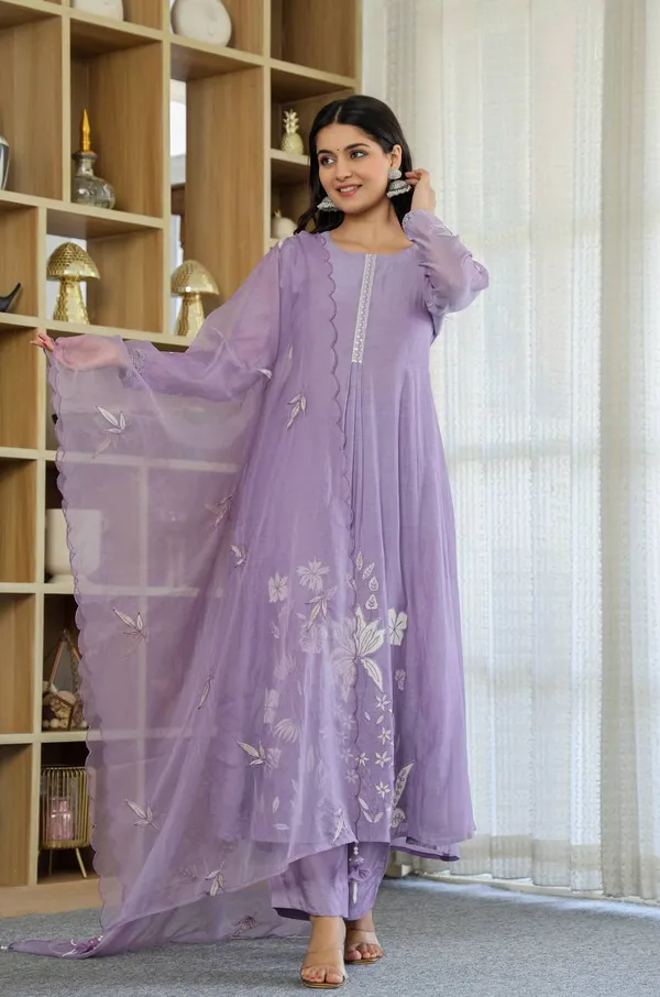 Lavender_Designer_Chanderi_Silk_Embroidered_Kurta_With_Pant_And_Dupatta_For_Women