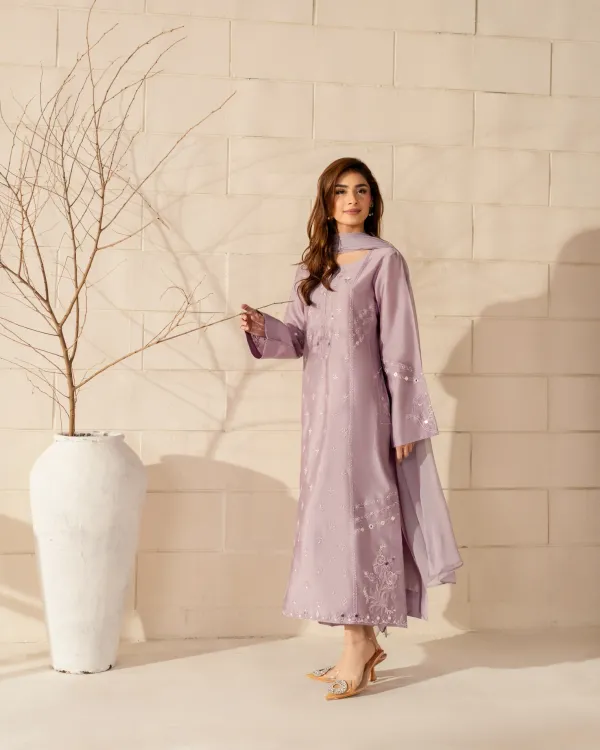 Lavender_French_Crepe_Embroidery_Work_Kurta_With_Pant_&_Dupatta_For_Women